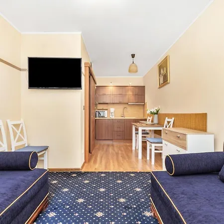 Apartment Apartament Na Deptaku Z Parkingiem I Klimatyzacja By Renters *