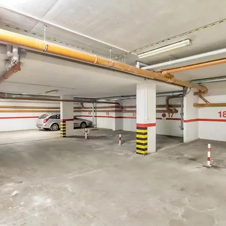 Apartment Apartament Na Deptaku Z Parkingiem I Klimatyzacja By Renters *